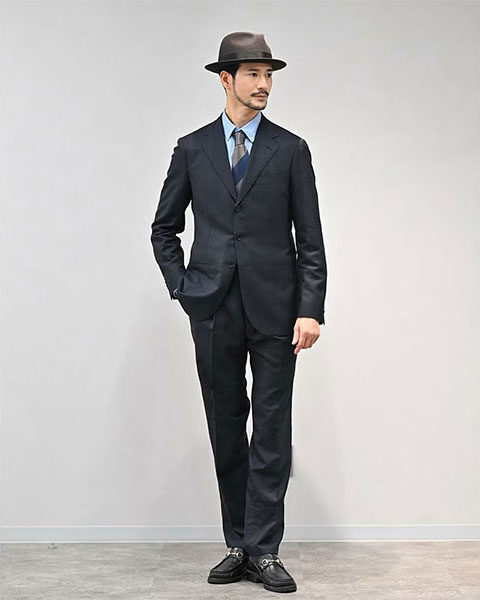ビジネス紳士の装い～中折れハットが整える、信頼感あるビジネススタイル