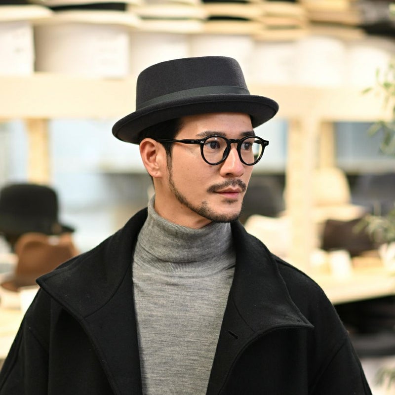 ビガリのポークパイハット PLATITO（プラティート）ダークグレー