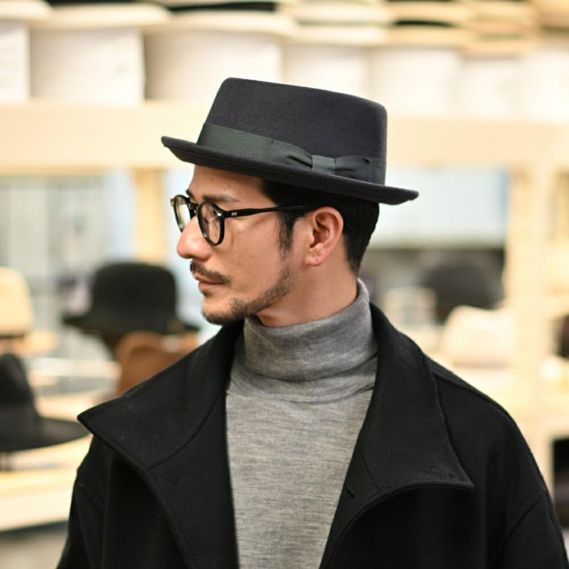 ビガリのポークパイハット PLATITO（プラティート）ダークグレー