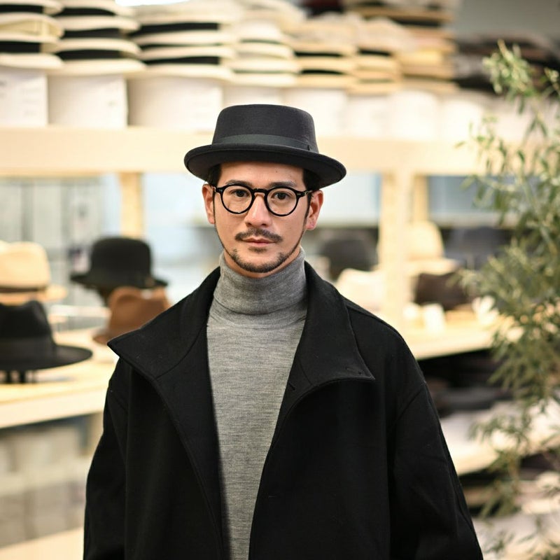 ビガリのポークパイハット PLATITO（プラティート）ダークグレー