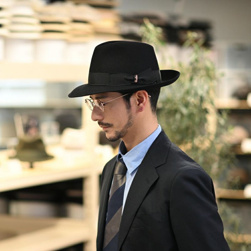 ボルサリーノのフェルトハット Q.S. Anello Rasato（Q.S. アネロ ラザート） 114336 ブラックのモデル写真