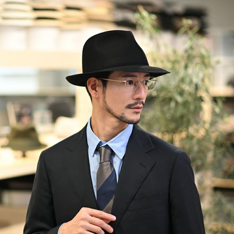 ボルサリーノのフェルトハット Alessandria rasato Claudio（アレッサンドリア ラザート クラウディオ） 390330 ブラックのモデル写真