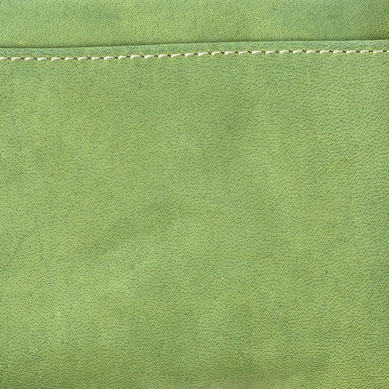 リアルマインドの二つ折り財布 FORO（フォロ） 馬革 製品染め ボックス型小銭入れ付き折財布 グリーン