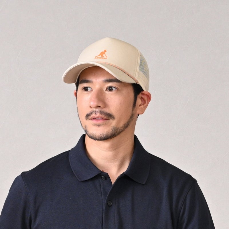 カンゴールのキャップ KANGOLF LOGO TRUCKER（カンゴルフ ロゴ トラッカー） カーキ